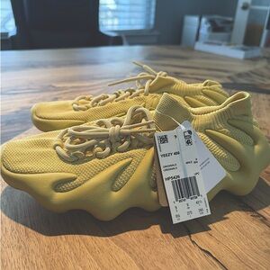 Yeezy 450 Sulfer - Size 9.5 Men’s